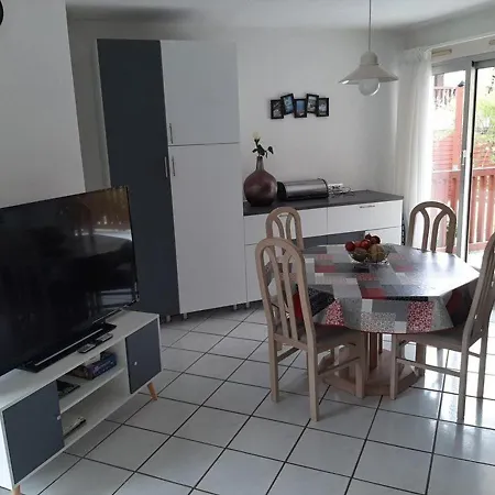 Apartment T2 Avec Terrasse Et Piscine A Vieux-boucau, Ideal Pour Les ! - Fr-1-379-18 Vieux-Boucau-les-Bains