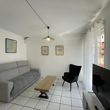 T2 Avec Terrasse Et Piscine à Vieux-boucau, Idéal Pour Les ! - Fr-1-379-18 Vieux-Boucau-les-Bains