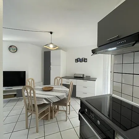 T2 Avec Terrasse Et Piscine à Vieux-boucau, Idéal Pour Les ! - Fr-1-379-18 *